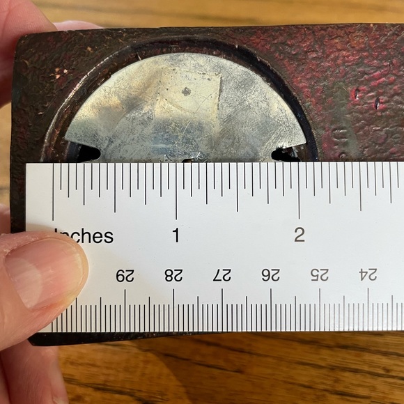 Vintage metal log cabin bank. Dimensions @ 4.25 x 2.5 x 3.25 in inches - Picture 4 of 10